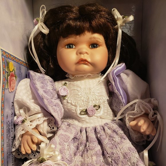 AMANDA DOLL by TIMELESS TREASURES - 2001 LIMITED EDITION PORCELAIN DOLL w/ BOX - Picture 10 of 16